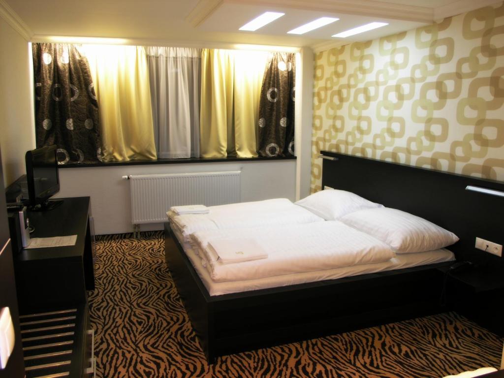 Hotel Druzba Michalovce Kamer foto