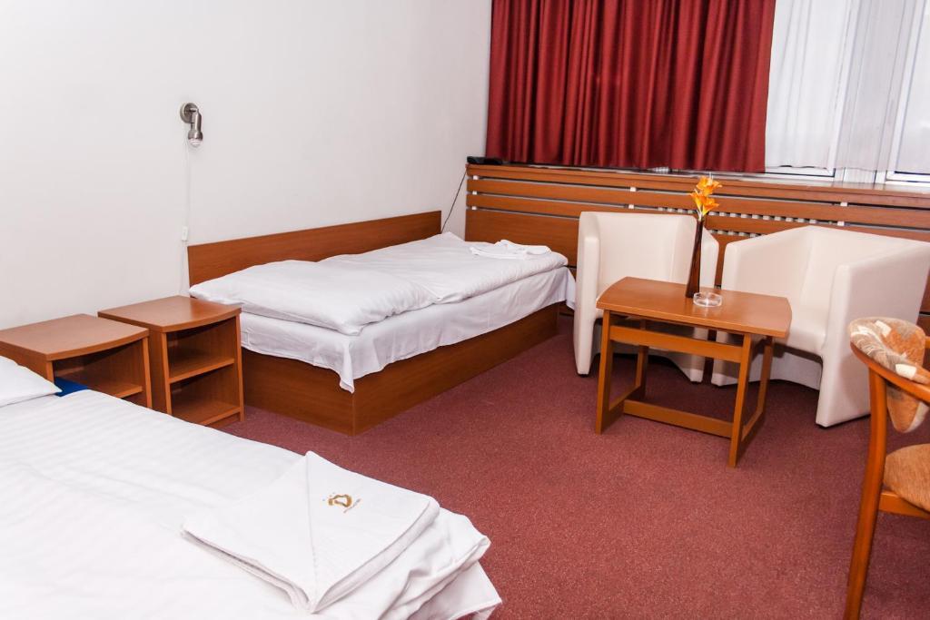 Hotel Druzba Michalovce Kamer foto